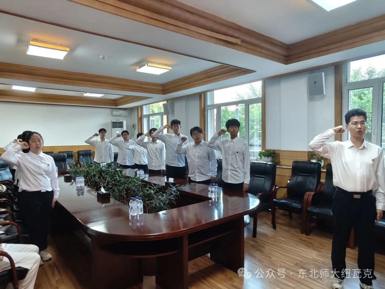 纽瓦克学院举行2025年春季学期入团仪式